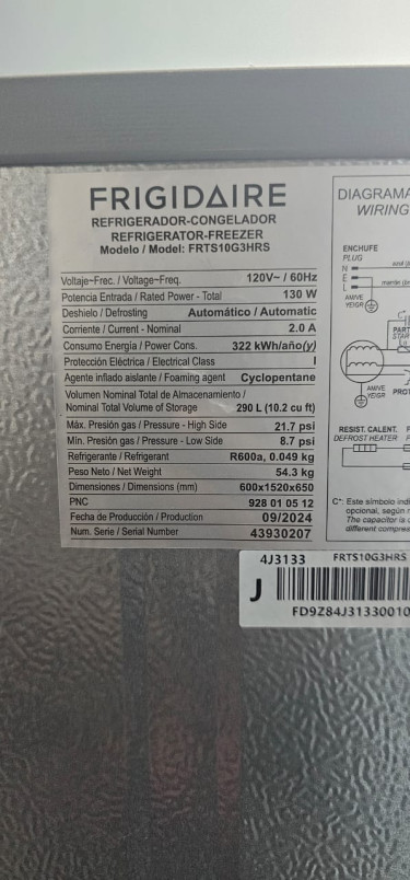 Brand New Frigidaire Refrigerator – Never Used