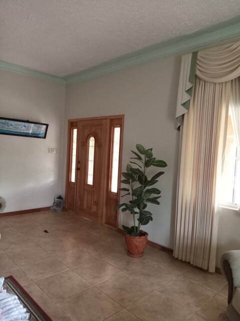 5 Bedroom 4 Bathroom House
