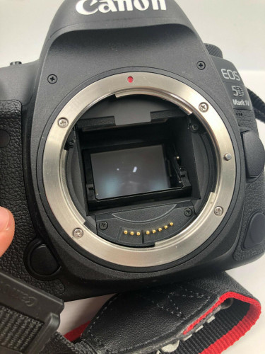 CANON EOS 5D Mark IV