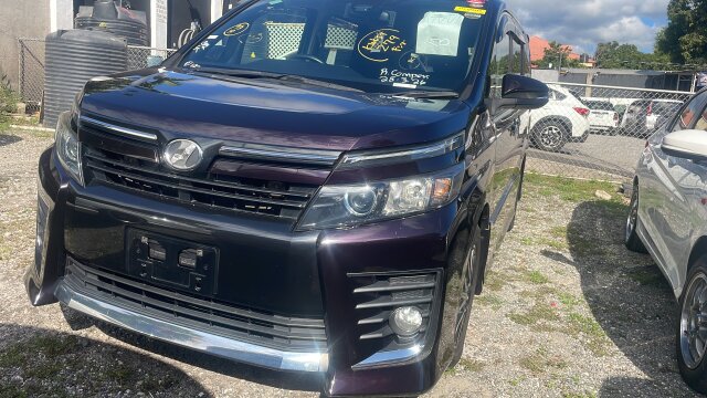 2016 Toyota Voxy