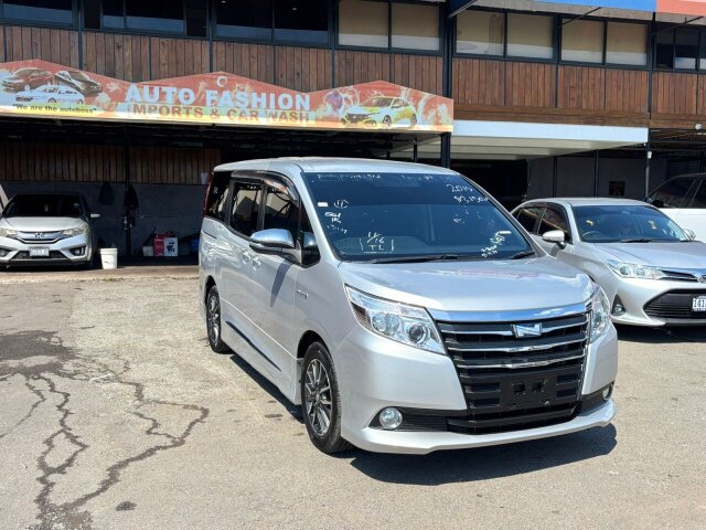 2015 Toyota Noah