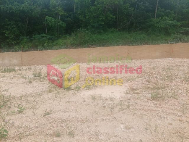 New Camelot Village, DBay, St Ann For Sale 2BR 2BT