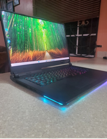 ROG STRIX RTX 4090 GAMI NG LAPTOP