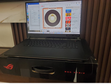 ROG STRIX RTX 4090 GAMI NG LAPTOP