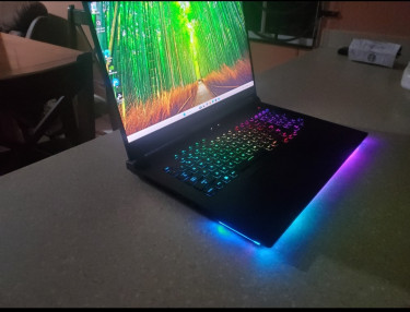 ROG STRIX RTX 4090 GAMI NG LAPTOP