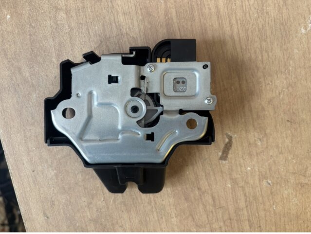 Subaru G4 Impreza Sedan Trunk Latch