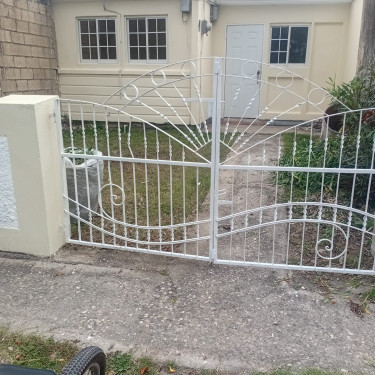 2 Bedroom House For Sale In Portsmouth Portmore  Houses Portsmouth