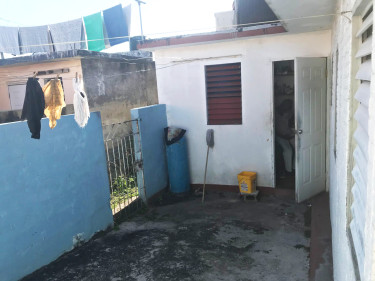 2 Bedroom, 1 Bathroom House