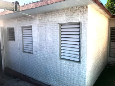 2 Bedroom, 1 Bathroom House