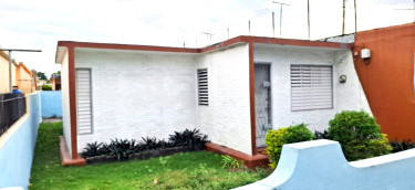 2 Bedroom, 1 Bathroom House Houses Glendale, Molynes, Kgn. 20
