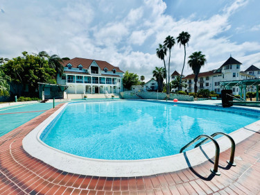 BEACH FRONT 1 BEDROOM APARTMENT WITH LOFT