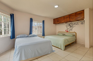 7 Bedroom 