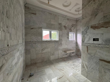 5 Bedroom 