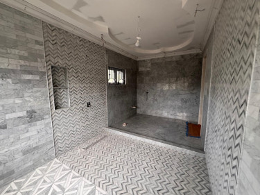 5 Bedroom 