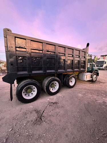 2013 Mack Pinnacle Tipper
