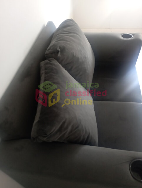 2 Seater Sofa (Like New)