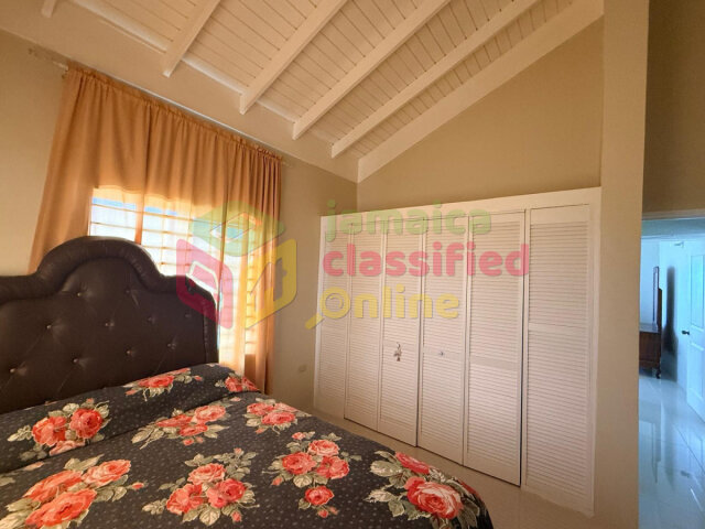 2 Bedroom 1 Bathroom Cozy Home