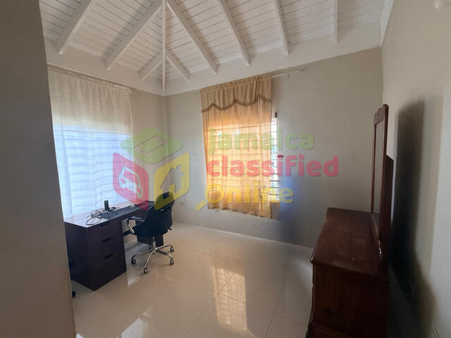 2 Bedroom 1 Bathroom Cozy Home
