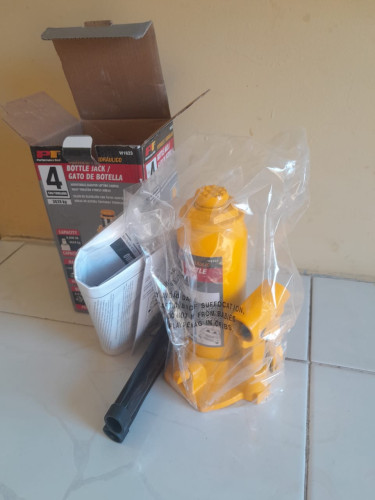 4 Ton Hydraulic Bottle Jack