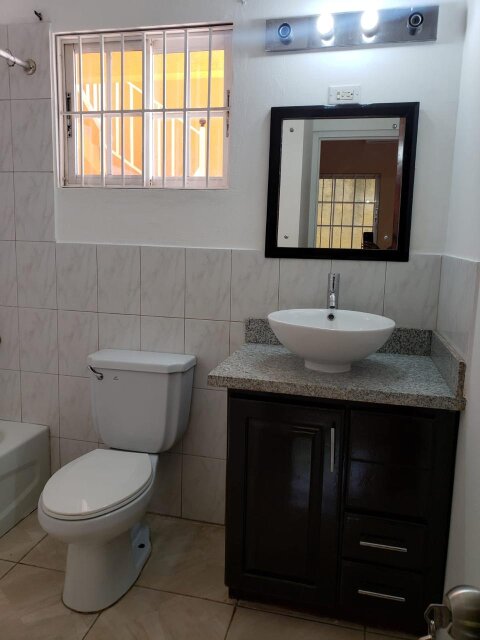 Cozy 1 Bedroom Studio with Parking Available
