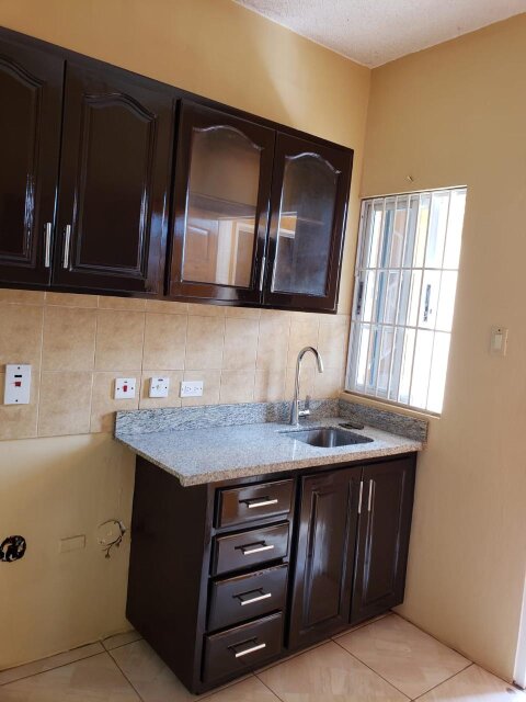 Cozy 1 Bedroom Studio with Parking Available