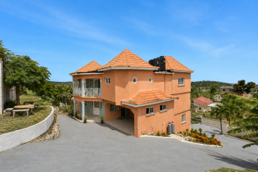 7 Bedroom House For Sale In Runaway Bay, St. Ann
