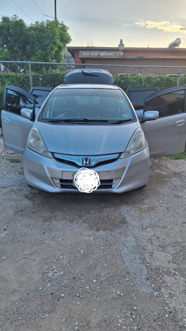 2013 Honda Fit Hybrid  Cars Ocho Rios 