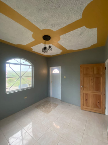Recently Renovated 3 Bedrooms House For Rent