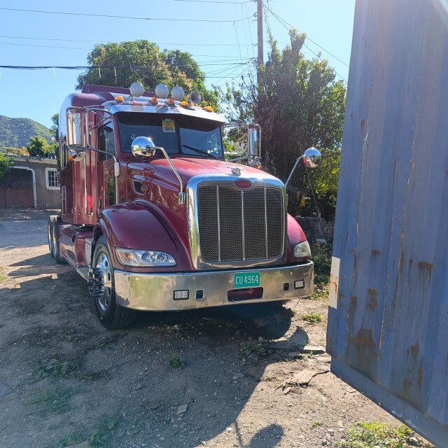 2012 386 Peterbilt Trucks Bull Bay