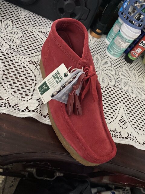 Women Genuine Wallabee Red Clarks