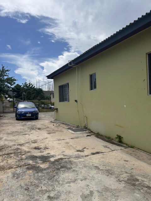 7 Bedrooms 5 Bathrooms House