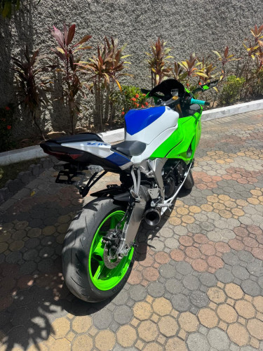 KAWASAKI 