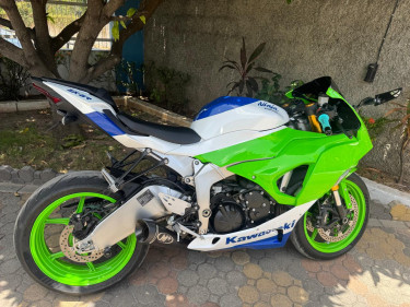 KAWASAKI 