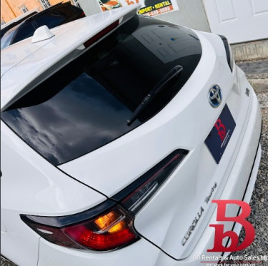 2020 Toyota Corolla Touring Hybrid