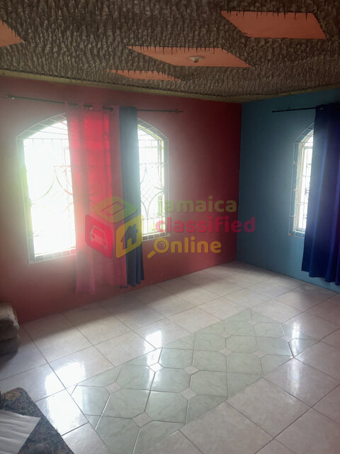 1 Bedroom 1 Bath Kitchenette In Living Room