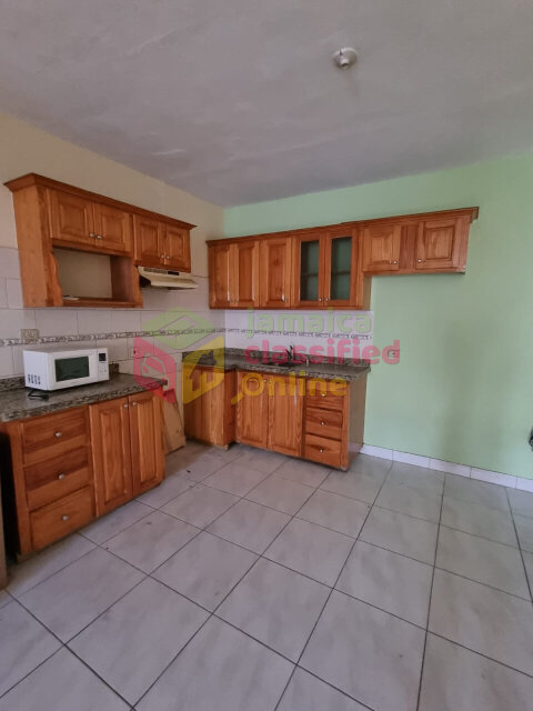 Spacious 2 Bedrooms for Rent in Mona, Kingston