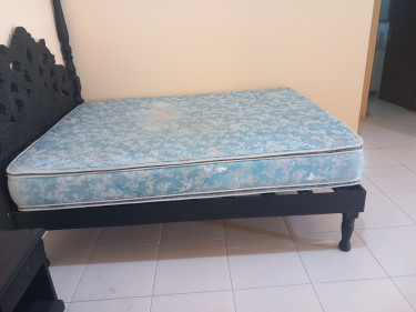 Queen Bedframe 