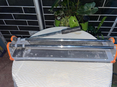 Pre-Owned 24 Inch Tile Cutter Tools Half-Way Tree