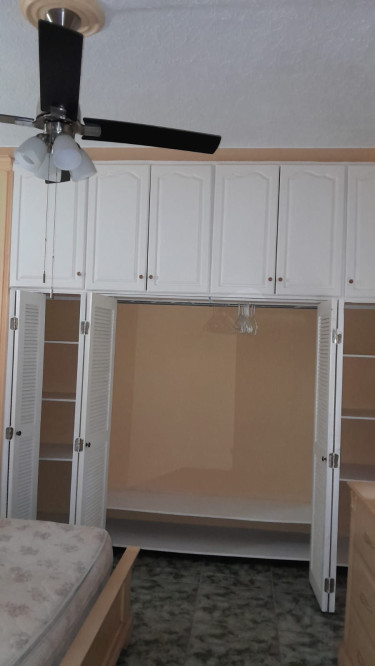 1 Bedroom And Bathroom (not Entire Apt Or House)