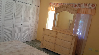 1 Bedroom And Bathroom (not Entire Apt Or House)
