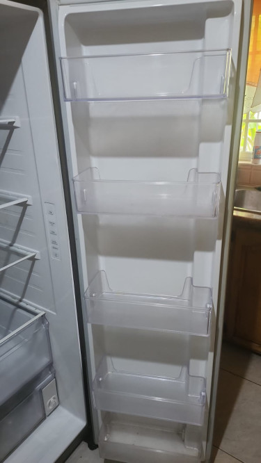 SAMSUNG 2 DOOR REFRIGERATOR 
