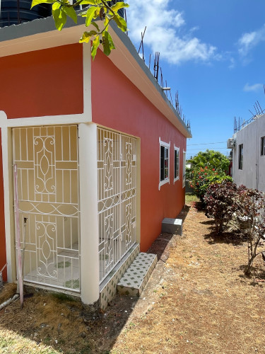 Spacious 3 Bedrooms For Rent In Bellaire Meadows