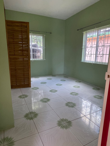 Spacious 3 Bedrooms For Rent In Bellaire Meadows