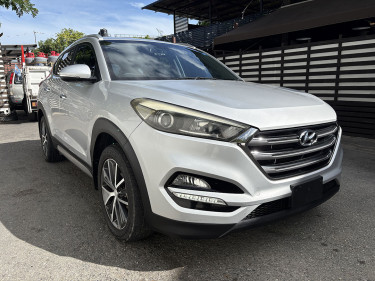 2017 Hyundai Tucson  Cars 57 Hope Road, Kingston 6