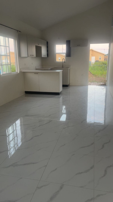 Charming 2 Bedrooms Available in Phoenix Village