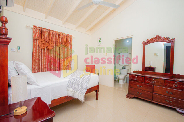 Turnkey 2 Bedrooms In Gated Drax Hall Community