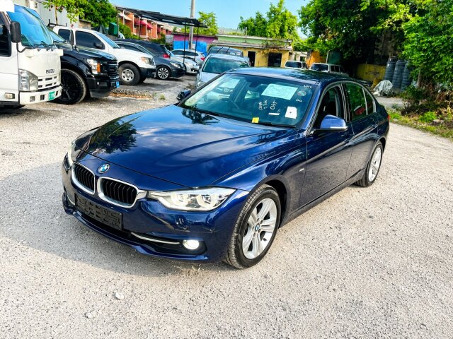 For Sale BMW 320i New Import