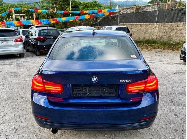 For Sale BMW 320i New Import