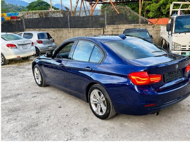 For Sale BMW 320i New Import