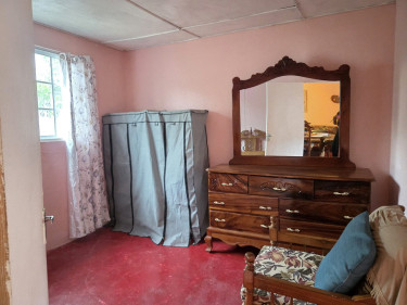 3 Bed, 2 Bath House For Sale Salt Ave, Clarendon